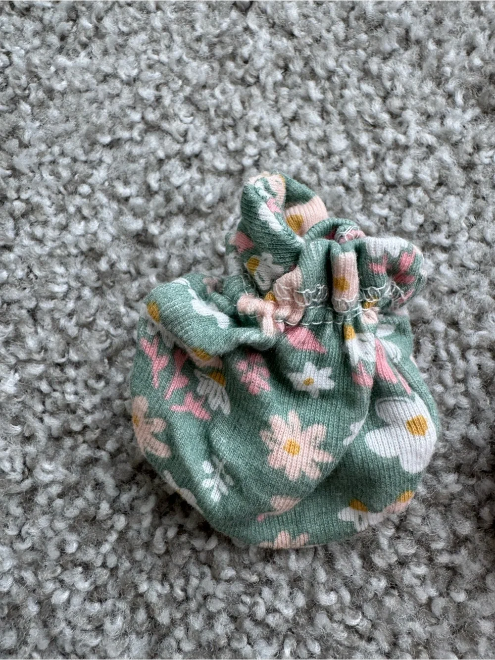 ✨Preemie Baby No-Scratch Hand-Mitts and Bow✨